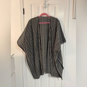 Sewn Detail Women’s Shawl Cape